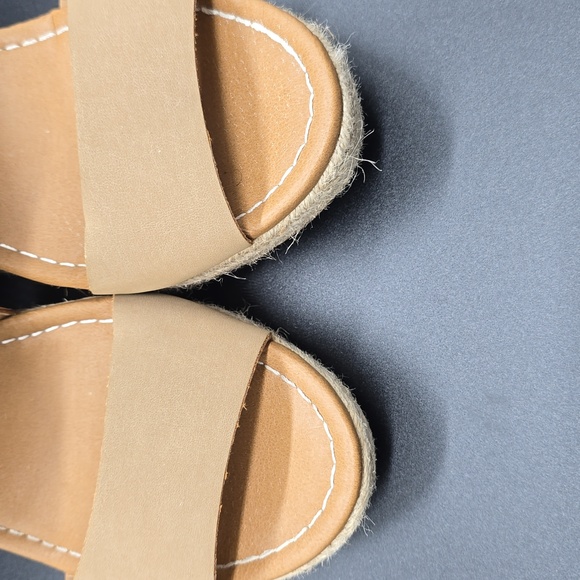 DV | Target Branded| Tan | Espadrille |Wedge Sandals | Size 10M - Picture 4 of 8